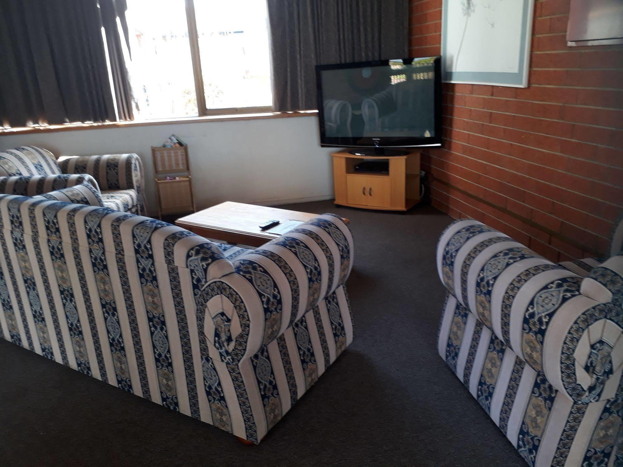 Moe Motor Inn - Contactless 24 Hour Checkinn Available Exterior foto